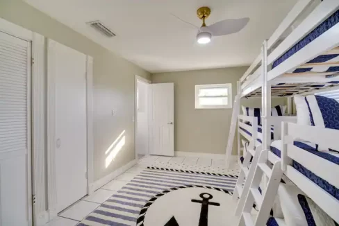 b3f709f2-86bb-40e4-ad69-42d376155df0